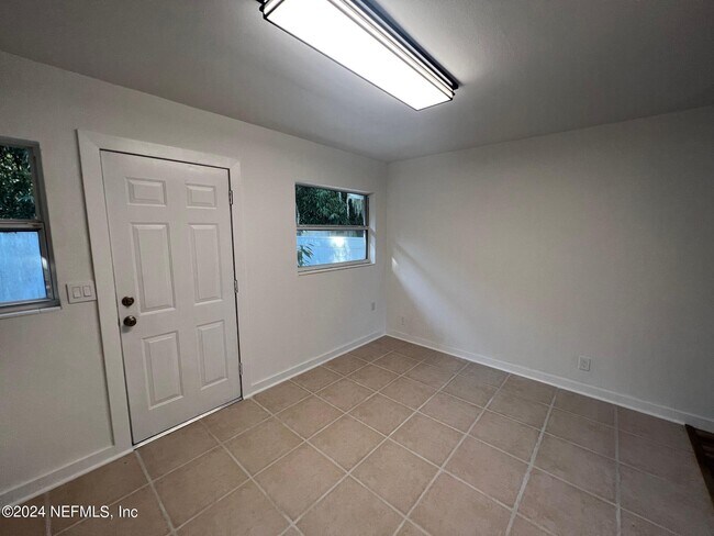 Foto del edificio - 3264 St Augustine Rd