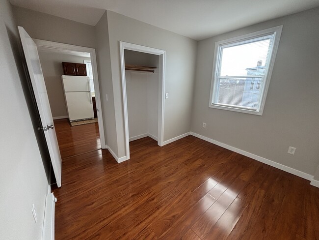 Bedroom 1 - 32 Cottage St