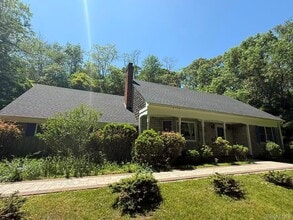 Building Photo - 214 Old Town Rd