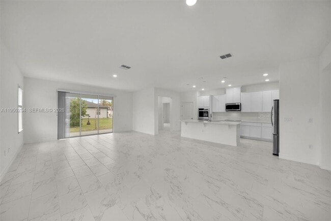 Foto del edificio - 1145 NW 27th Ave