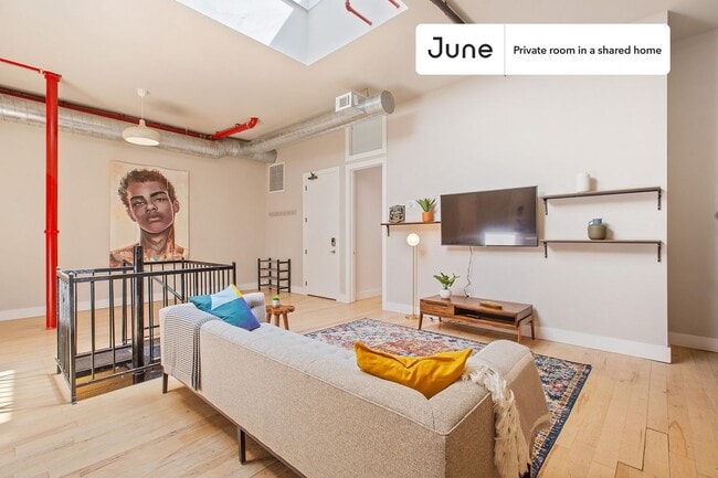 Building Photo - Room in Shared 6.0 bed/4 bath home