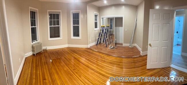 Building Photo - 42 Lucerne St