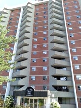 Building Photo - 75 Huxley St