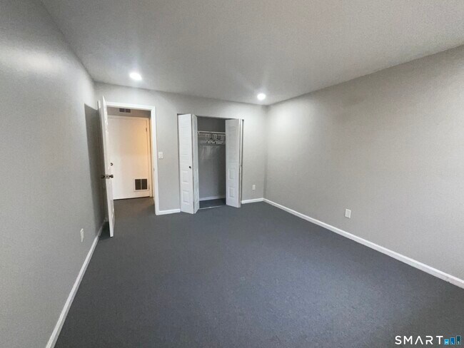 Foto del edificio - 471 Whalley Ave