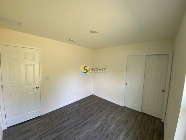 Building Photo - 1035 Nomad Rd