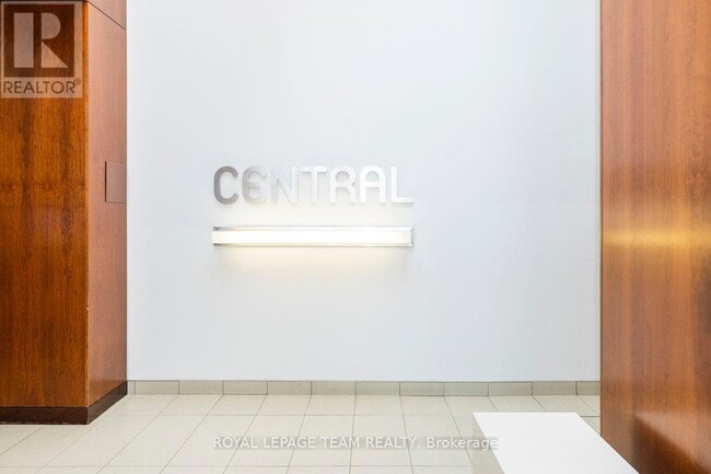 Building Photo - 354 Gladstone Ave