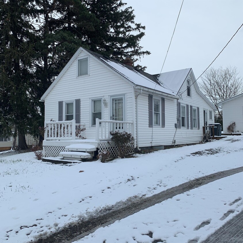 Primary Photo - 10477 State Rd