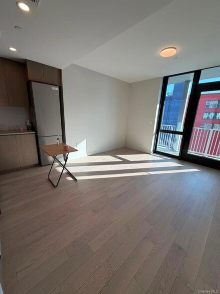 Foto del edificio - 131-02B 40th Rd