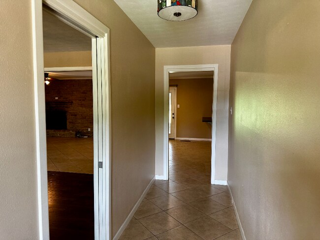 Foto del edificio - 8919 Whippoorwill Dr