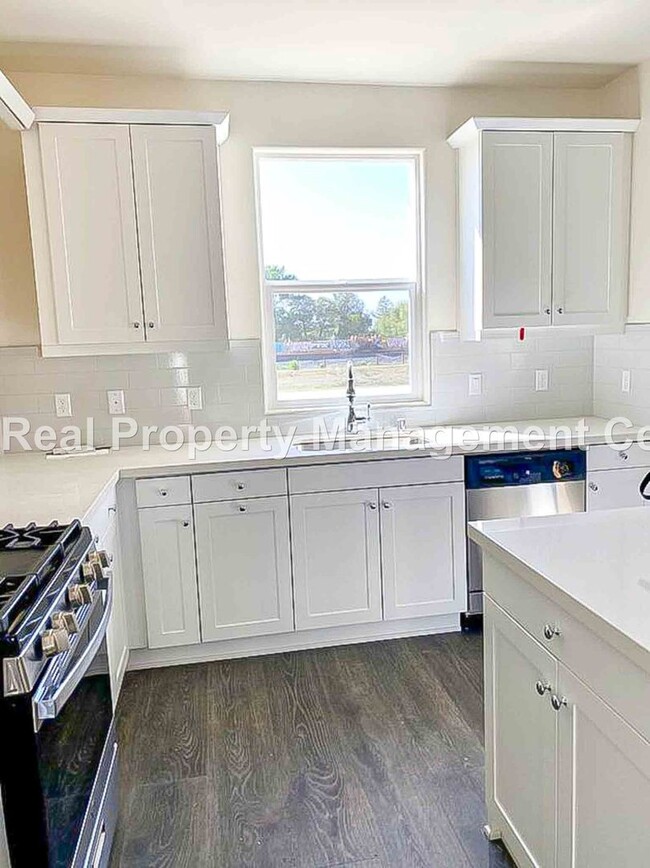 Foto del edificio - AVAILABLE JULY- Spacious Home in Righetti ...