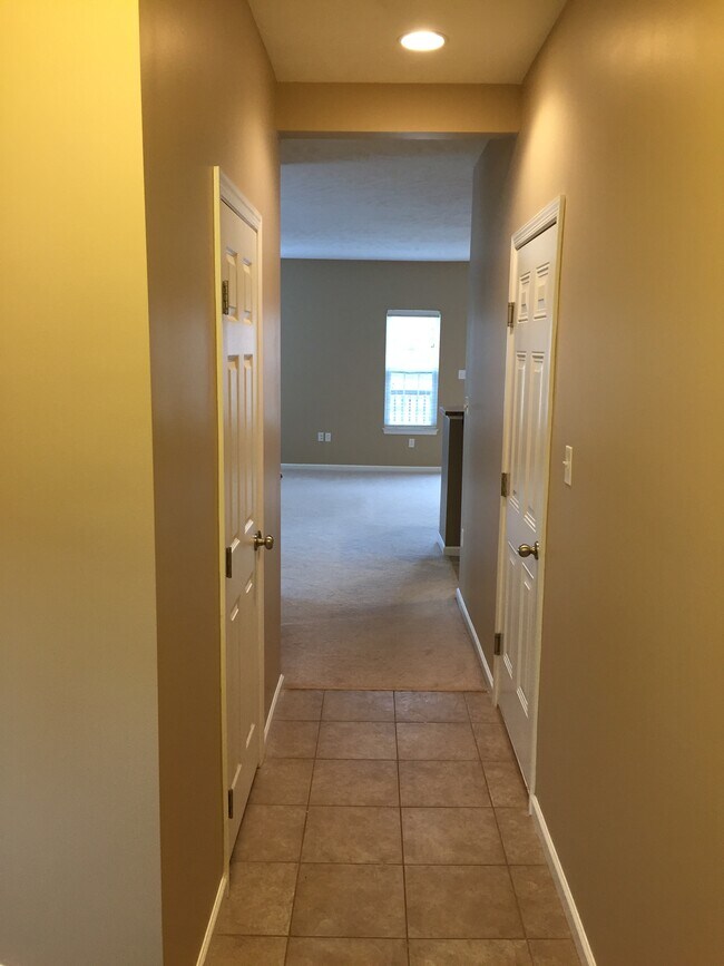 Foto del edificio - 214 Southern Valley Ct