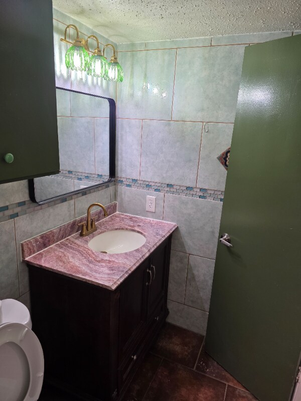 Foto del edificio - 115 W Koenig Ln