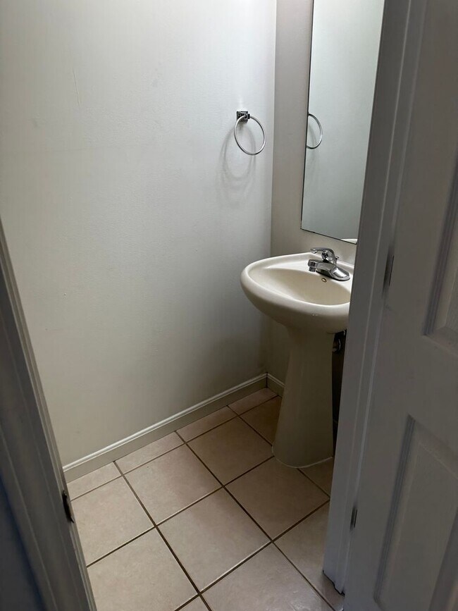 Foto del edificio - 3334 S Oaklawn Cir