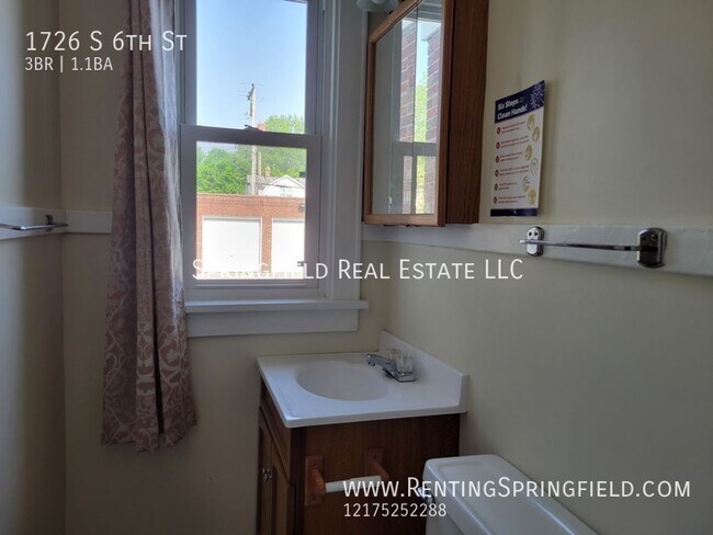 Foto del edificio - BRICK & ROLL  3 BEDROOM 1.5 BATH PARADISE ...