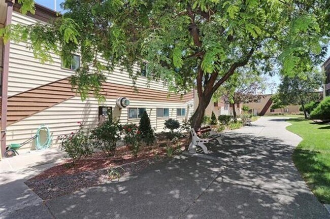 Foto del edificio - 1-Bedroom Condo with Amenities!