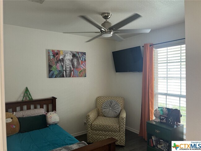 Foto del edificio - 349 Hummingbird Dr
