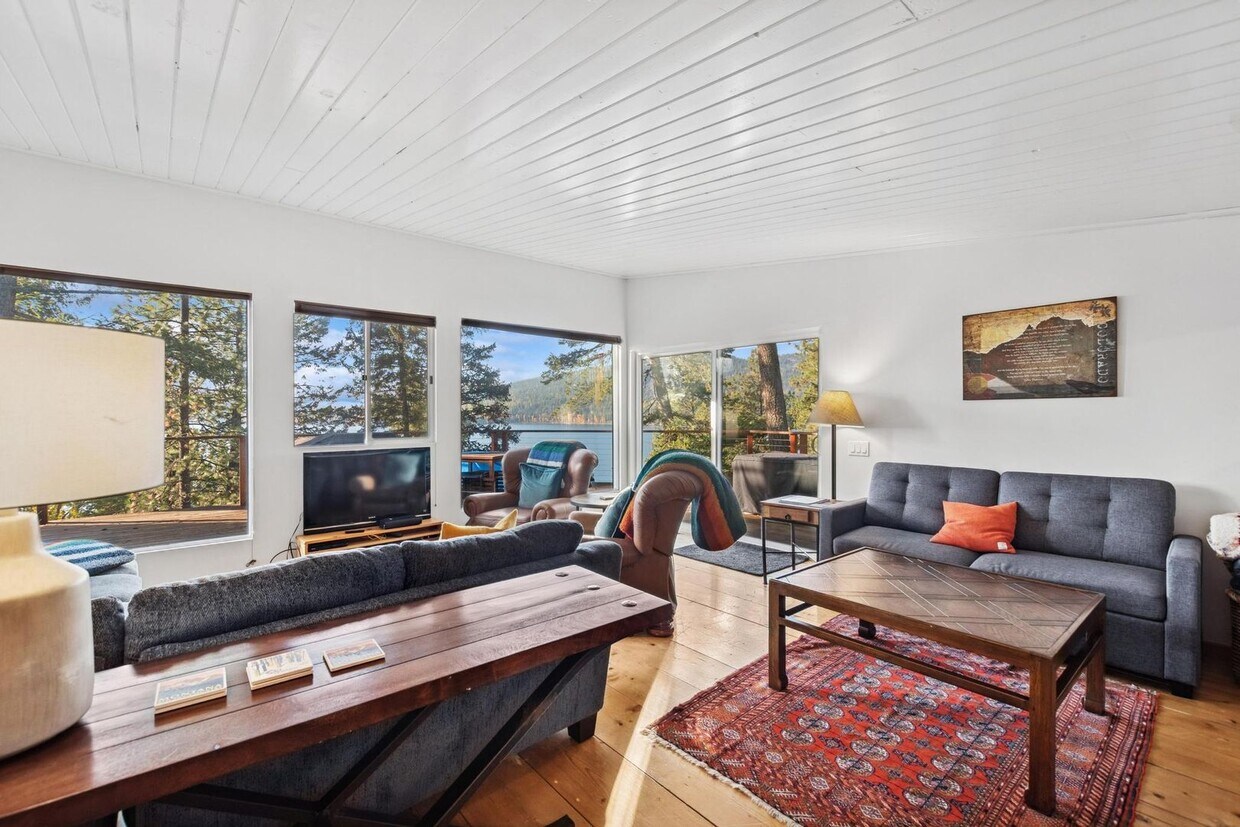 Foto principal - Whitefish Home with Great Lake Views