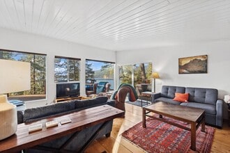 Building Photo - 2114 Houston Dr