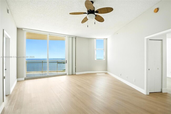 Building Photo - 2475 Brickell Ave