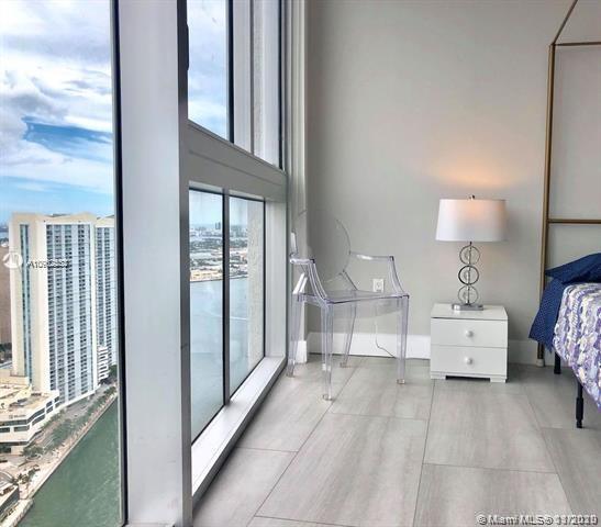 Building Photo - 485 Brickell Ave