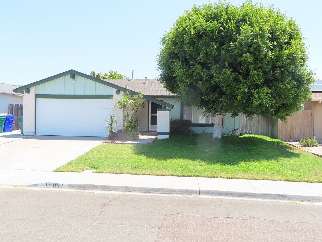 Primary Photo - Nicely Updated Three Bedroom Home in Mira ...