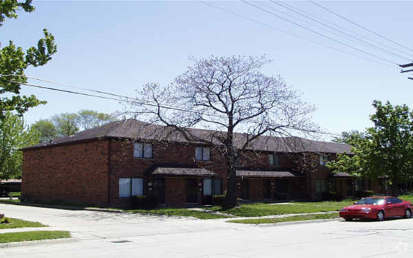 Primary Photo - Floral Avenue Apartments