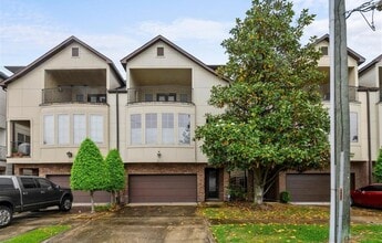 Building Photo - 1215 Roberts St