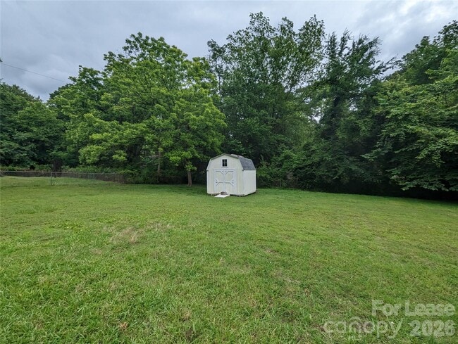 Building Photo - 311 Hillcrest Dr