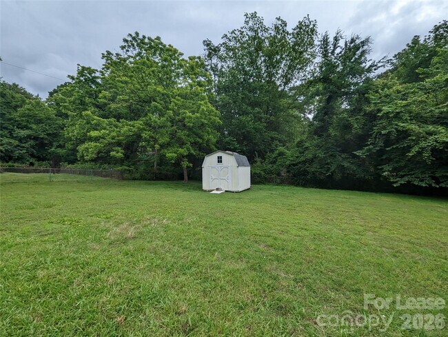 Foto del edificio - 311 Hillcrest Dr