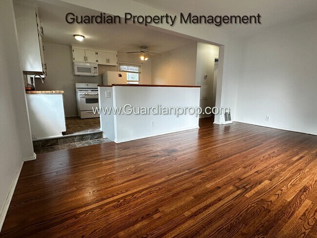 Building Photo - St Louis Park Single Family Home, 2 Baths, Office, Newly Finished Hardwood Floors