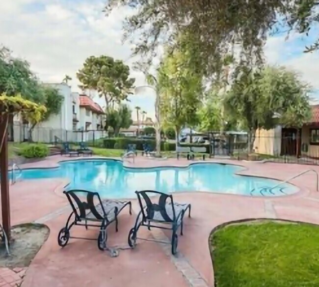 Foto del edificio - 3152 S Eastern Ave