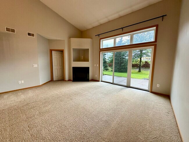 Building Photo - 9725 Alvarado Ln N