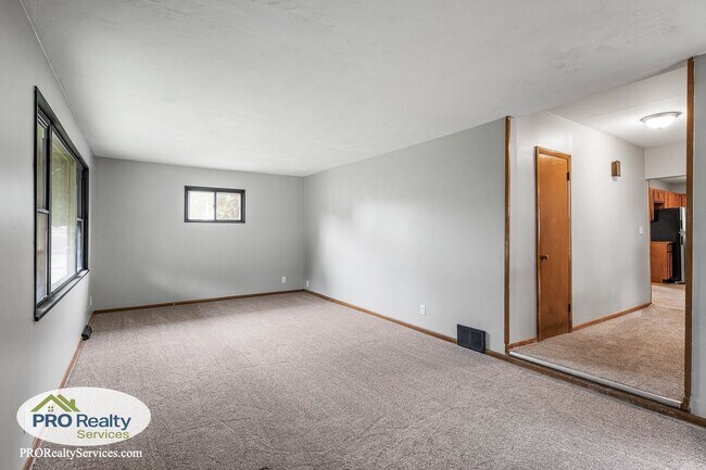 Foto del edificio - 4242 Zane Ave N