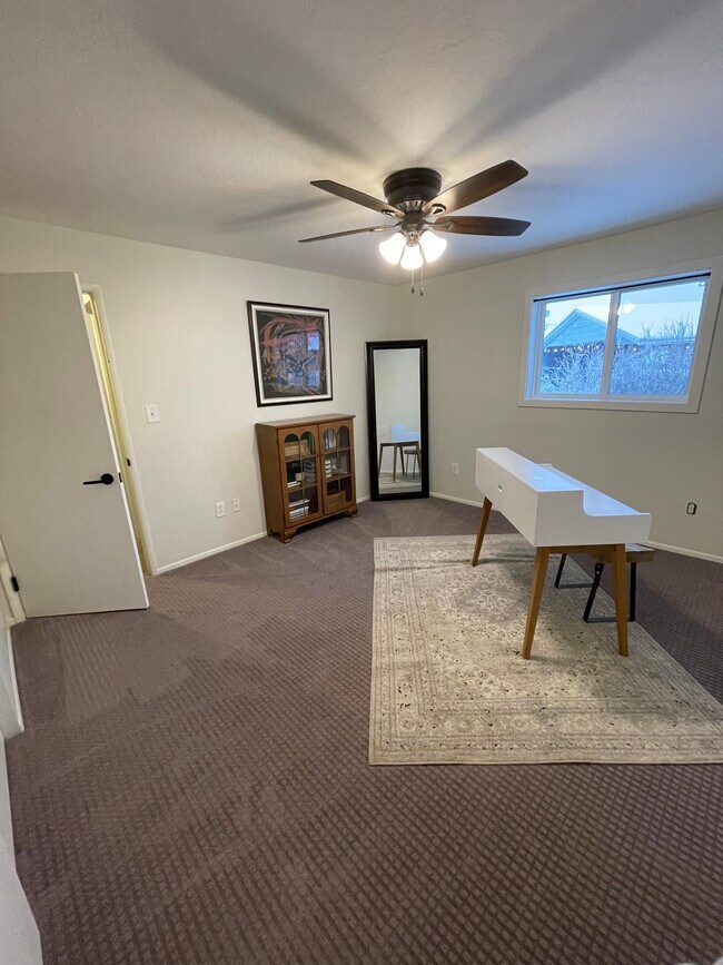 Building Photo - 38 W 900 N