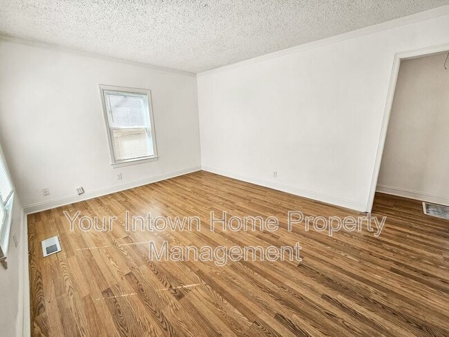 Photo - 183 Clay St SE House