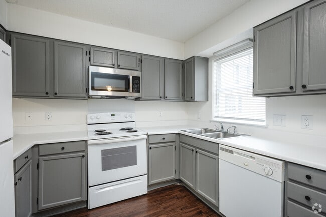 Interior Photo - Creekside Retreat Townhomes