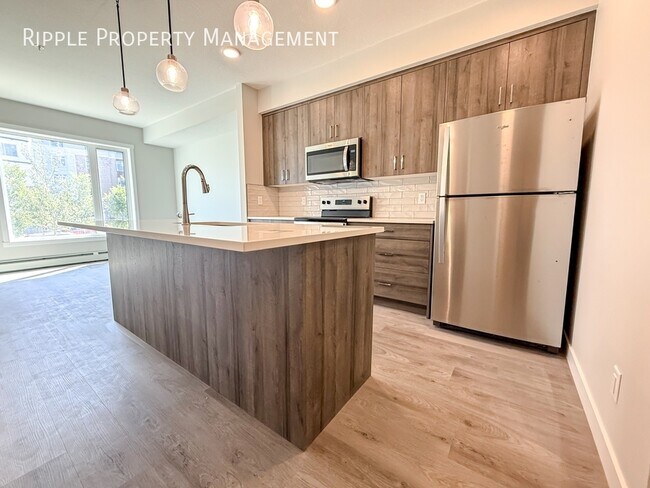 Photo du bâtiment - Modern 2 Beds, 1 Baths Apartment/Condo | 2...