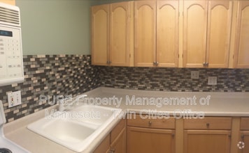 Building Photo - 1311 W 82nd St