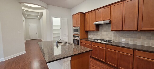 Foto del edificio - SPACE, COMMUNITY AMENITIES, NEW HOME, GREA...