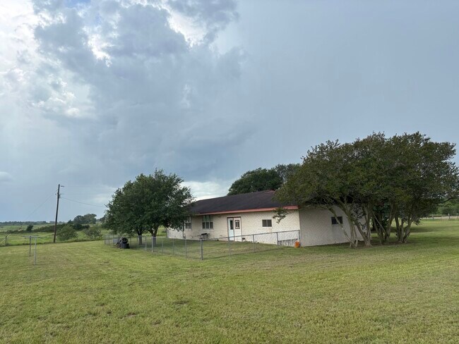 Foto del edificio - 3987 TX-304