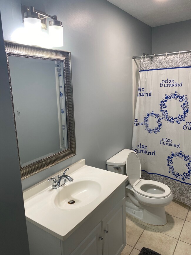 Building Photo - 5512 Estates Court