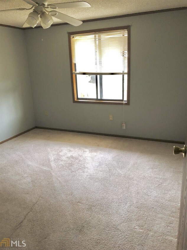 Foto principal - 4836 Poplar Springs Rd