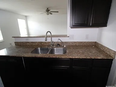 Foto del edificio - 6135 Lakefront