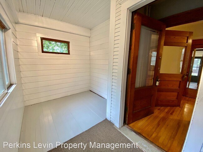 Building Photo - 4 br, 2 bath House - 2521 Dupont Ave S