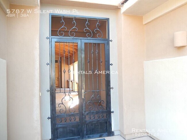 Building Photo - Stunning 4 Bedroom with Guest Quarters