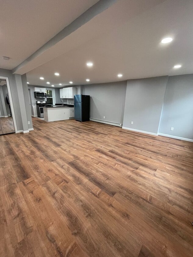 Primary Photo - 156 South St