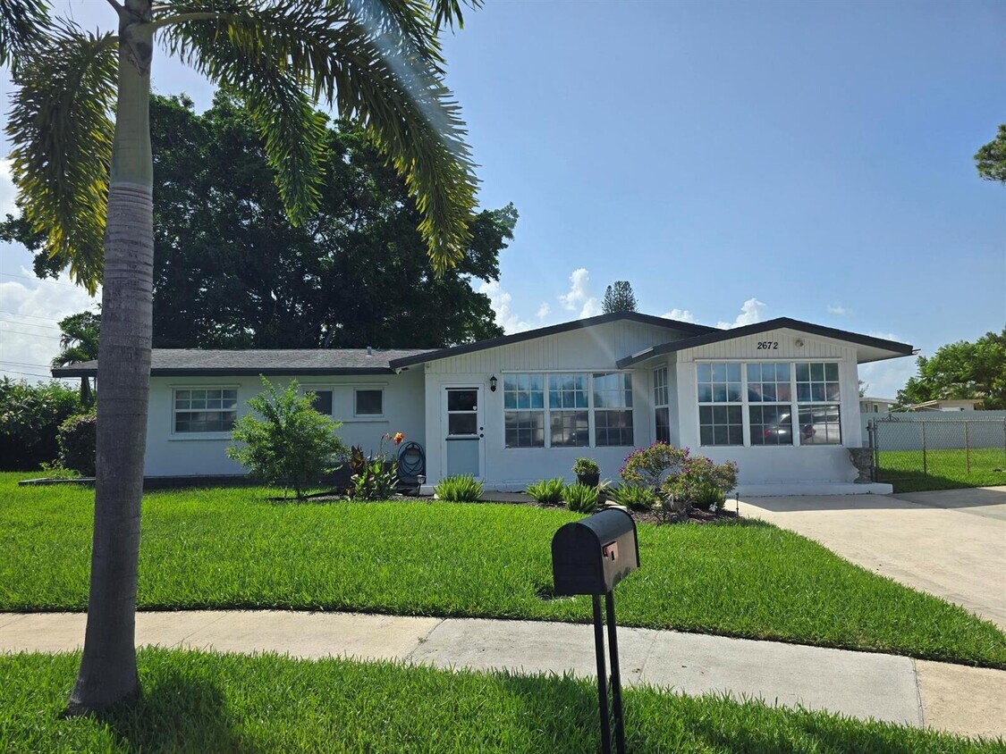 Foto principal - 2672 Rockcrest Ct