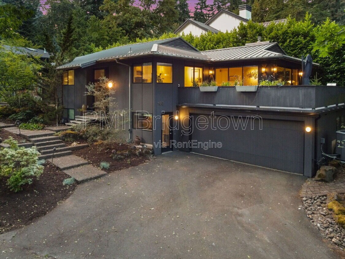 Foto principal - 160 Iron Mountain Blvd