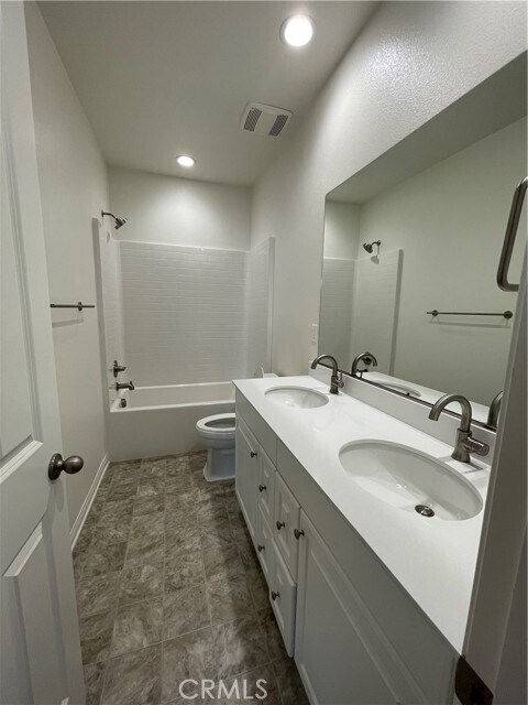 Building Photo - 16575 Sightseer