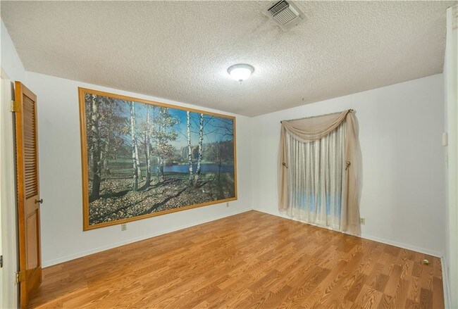 Building Photo - 6912 Trail Lake Dr